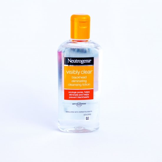 Neutrogena (visibly clear) face toner-200ml